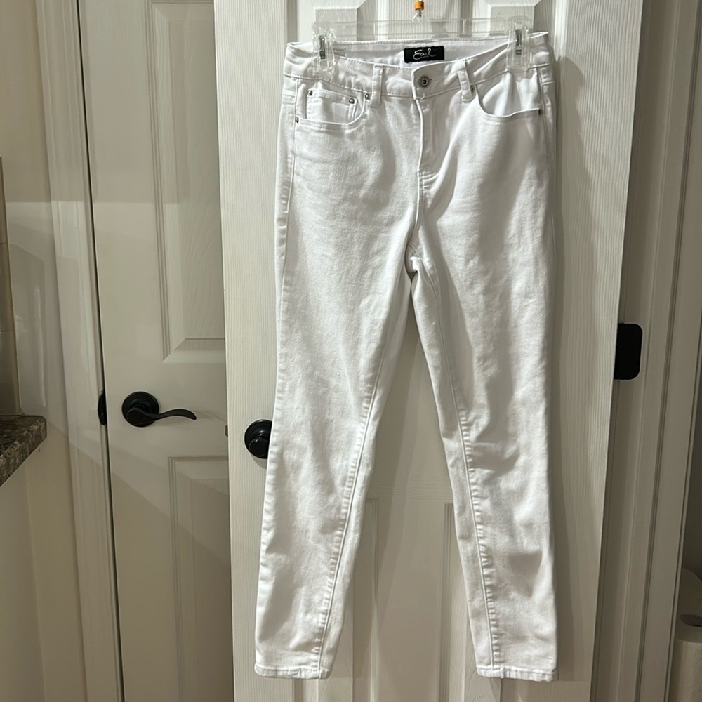Earl women’s white jeans size 6